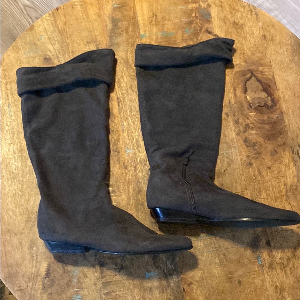 Dark Gray Knee Boots with Soft Suede Material and Slouchy Style - Picture 5 of 10
